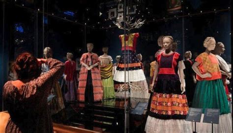 F­r­i­d­a­ ­K­a­h­l­o­­n­u­n­ ­e­ş­y­a­l­a­r­ı­ ­s­e­r­g­i­l­e­n­i­y­o­r­ ­ ­-­ ­Y­a­ş­a­m­ ­H­a­b­e­r­l­e­r­i­